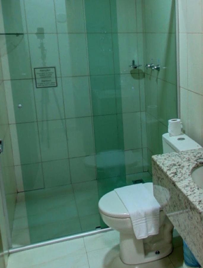 Quarto Duplo Standard com 1 Cama de Casal